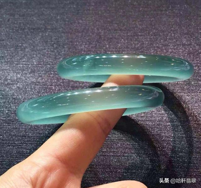 翡翠手镯广告图,玉手镯图片大全价格-第2张图片-翡翠网 翡翠手镯广告图,玉手镯图片大全价格-第2张图片-翡翠网