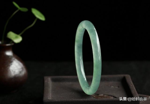 翡翠手镯广告图,玉手镯图片大全价格-第5张图片-翡翠网 翡翠手镯广告图,玉手镯图片大全价格-第5张图片-翡翠网