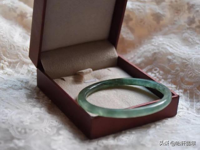 翡翠手镯广告图,玉手镯图片大全价格-第6张图片-翡翠网 翡翠手镯广告图,玉手镯图片大全价格-第6张图片-翡翠网