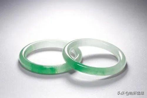 翡翠手镯广告图,玉手镯图片大全价格-第10张图片-翡翠网 翡翠手镯广告图,玉手镯图片大全价格-第10张图片-翡翠网