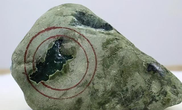 翡翠原石豆种飘花,翡翠原石种色水飘花-第2张图片-翡翠网 翡翠原石豆种飘花,翡翠原石种色水飘花-第2张图片-翡翠网