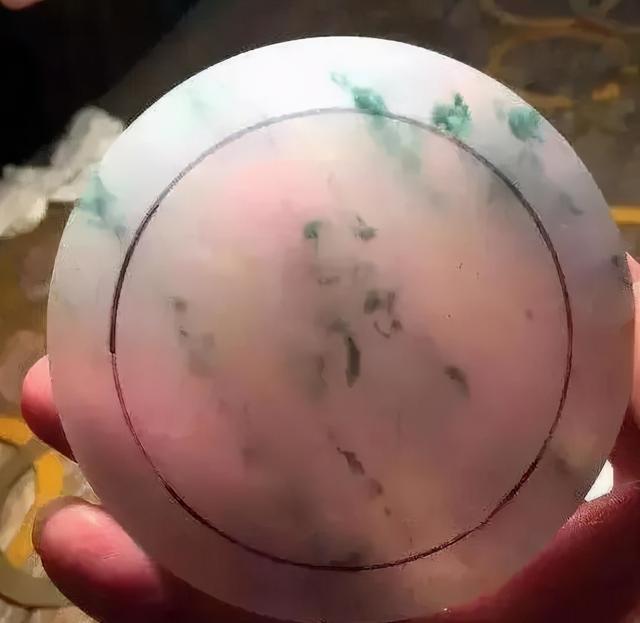 翡翠原石豆种飘花,翡翠原石种色水飘花-第5张图片-翡翠网 翡翠原石豆种飘花,翡翠原石种色水飘花-第5张图片-翡翠网