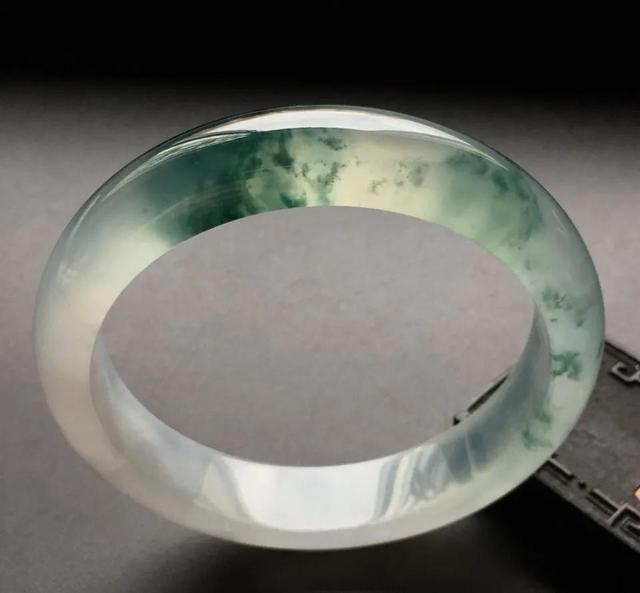 翡翠原石豆种飘花,翡翠原石种色水飘花-第6张图片-翡翠网 翡翠原石豆种飘花,翡翠原石种色水飘花-第6张图片-翡翠网