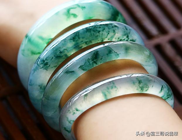 这个翡翠的价钱是多少翡翠透明价格是多少-第3张图片-翡翠网 这个翡翠的价钱是多少翡翠透明价格是多少-第3张图片-翡翠网