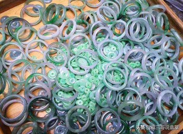 这个翡翠的价钱是多少翡翠透明价格是多少-第5张图片-翡翠网 这个翡翠的价钱是多少翡翠透明价格是多少-第5张图片-翡翠网