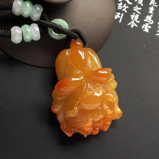 黄翡翠近几年的价格,黄翡翠价格-第7张图片-翡翠网 黄翡翠近几年的价格,黄翡翠价格-第7张图片-翡翠网