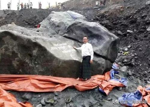 天然a货翡翠是什么意思,价值千万的翡翠珍品及收藏知识-第1张图片-翡翠网 天然a货翡翠是什么意思,价值千万的翡翠珍品及收藏知识-第1张图片-翡翠网