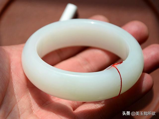 一千万满绿翡翠手镯,翡翠青花手镯价格表-第4张图片-翡翠网 一千万满绿翡翠手镯,翡翠青花手镯价格表-第4张图片-翡翠网