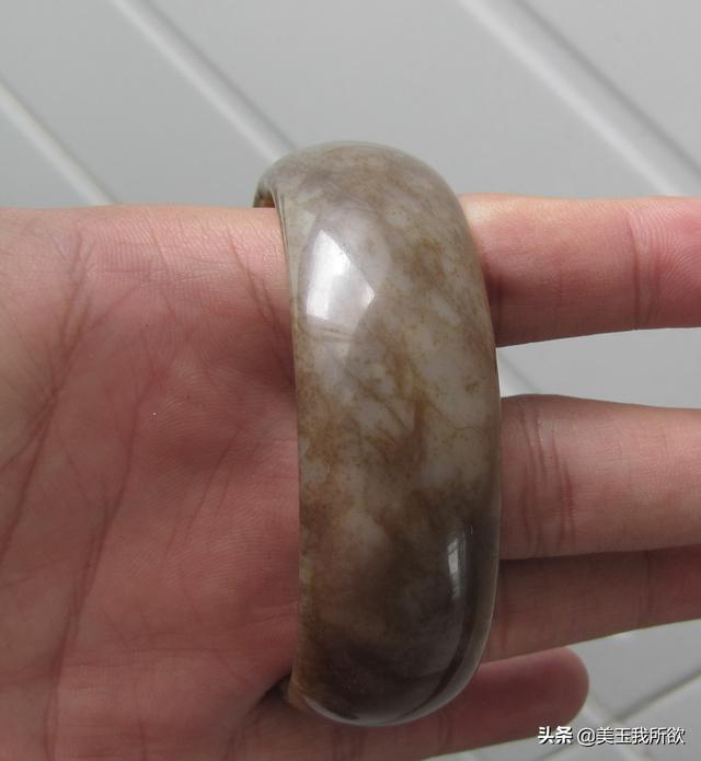 一千万满绿翡翠手镯,翡翠青花手镯价格表-第8张图片-翡翠网 一千万满绿翡翠手镯,翡翠青花手镯价格表-第8张图片-翡翠网