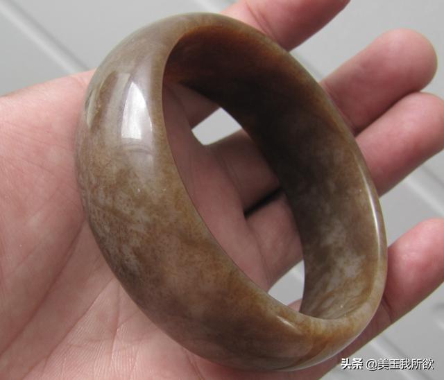 一千万满绿翡翠手镯,翡翠青花手镯价格表-第9张图片-翡翠网 一千万满绿翡翠手镯,翡翠青花手镯价格表-第9张图片-翡翠网