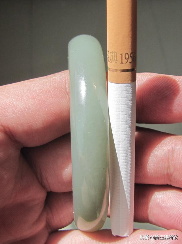 一千万满绿翡翠手镯,翡翠青花手镯价格表-第12张图片-翡翠网 一千万满绿翡翠手镯,翡翠青花手镯价格表-第12张图片-翡翠网