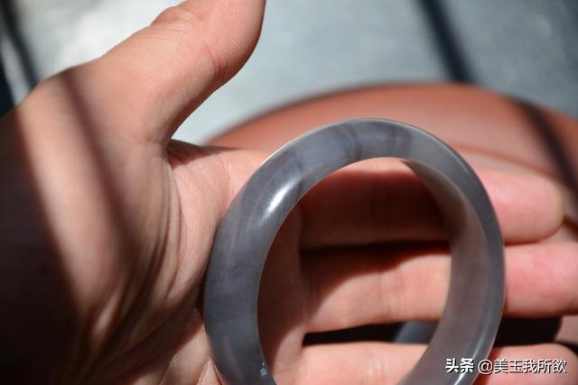 一千万满绿翡翠手镯,翡翠青花手镯价格表-第20张图片-翡翠网 一千万满绿翡翠手镯,翡翠青花手镯价格表-第20张图片-翡翠网