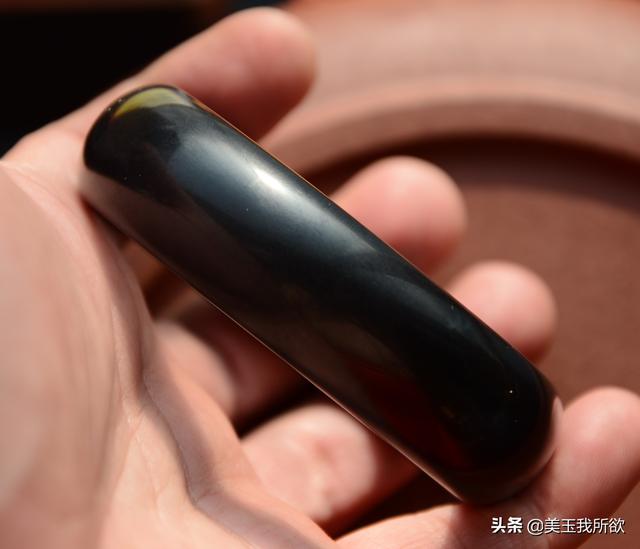 一千万满绿翡翠手镯,翡翠青花手镯价格表-第26张图片-翡翠网 一千万满绿翡翠手镯,翡翠青花手镯价格表-第26张图片-翡翠网