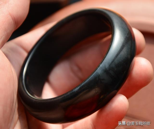 一千万满绿翡翠手镯,翡翠青花手镯价格表-第27张图片-翡翠网 一千万满绿翡翠手镯,翡翠青花手镯价格表-第27张图片-翡翠网