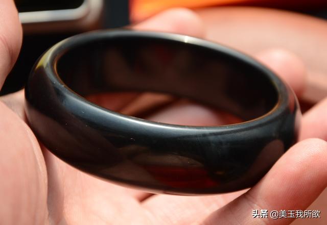 一千万满绿翡翠手镯,翡翠青花手镯价格表-第28张图片-翡翠网 一千万满绿翡翠手镯,翡翠青花手镯价格表-第28张图片-翡翠网