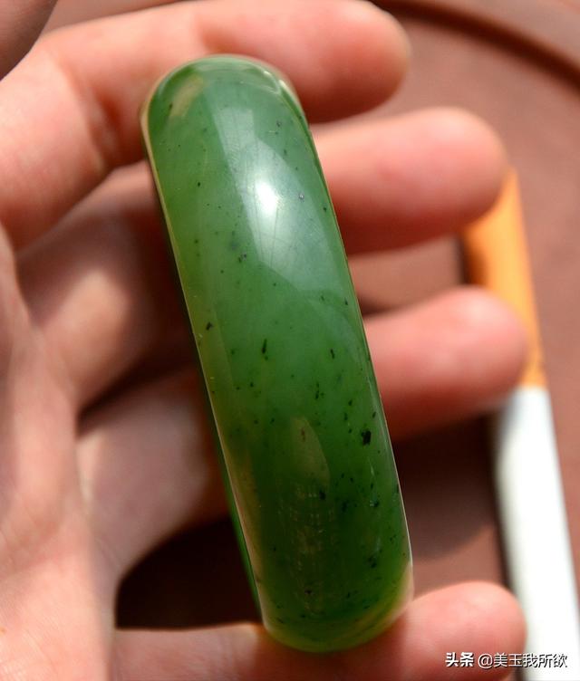 一千万满绿翡翠手镯,翡翠青花手镯价格表-第31张图片-翡翠网 一千万满绿翡翠手镯,翡翠青花手镯价格表-第31张图片-翡翠网