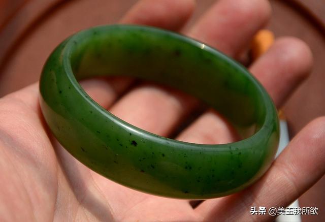 一千万满绿翡翠手镯,翡翠青花手镯价格表-第34张图片-翡翠网 一千万满绿翡翠手镯,翡翠青花手镯价格表-第34张图片-翡翠网