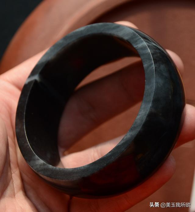 一千万满绿翡翠手镯,翡翠青花手镯价格表-第41张图片-翡翠网 一千万满绿翡翠手镯,翡翠青花手镯价格表-第41张图片-翡翠网