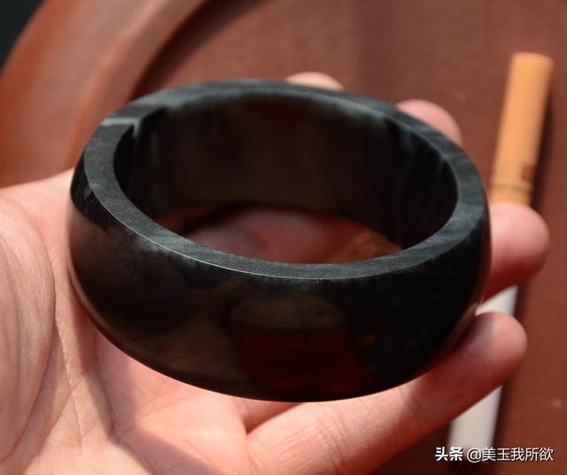 一千万满绿翡翠手镯,翡翠青花手镯价格表-第42张图片-翡翠网 一千万满绿翡翠手镯,翡翠青花手镯价格表-第42张图片-翡翠网