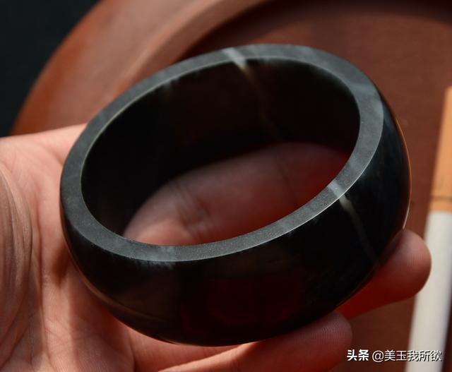 一千万满绿翡翠手镯,翡翠青花手镯价格表-第43张图片-翡翠网 一千万满绿翡翠手镯,翡翠青花手镯价格表-第43张图片-翡翠网