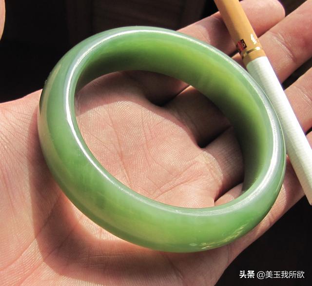 一千万满绿翡翠手镯,翡翠青花手镯价格表-第44张图片-翡翠网 一千万满绿翡翠手镯,翡翠青花手镯价格表-第44张图片-翡翠网