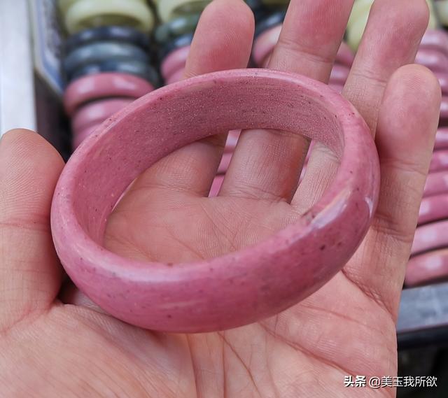 一千万满绿翡翠手镯,翡翠青花手镯价格表-第49张图片-翡翠网 一千万满绿翡翠手镯,翡翠青花手镯价格表-第49张图片-翡翠网