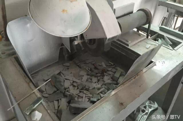 一千万满绿翡翠手镯,平州翡翠手镯街-第4张图片-翡翠网 一千万满绿翡翠手镯,平州翡翠手镯街-第4张图片-翡翠网