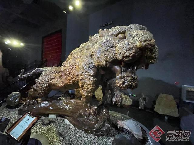 翡翠原石加工图片,文山原石翡翠定制-第7张图片-翡翠网 翡翠原石加工图片,文山原石翡翠定制-第7张图片-翡翠网