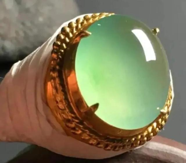 关于翡翠戒面价格的信息-第2张图片-翡翠网