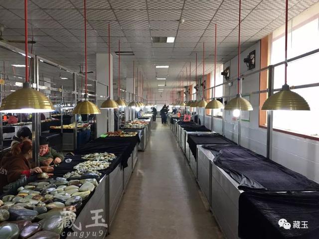 石佛寺翡翠批发价格南阳石佛寺玉器批发市场视频-第2张图片-翡翠网 石佛寺翡翠批发价格南阳石佛寺玉器批发市场视频-第2张图片-翡翠网