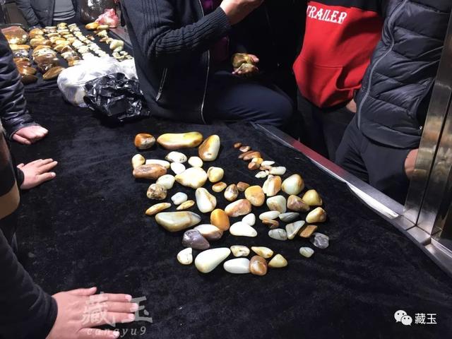 石佛寺翡翠批发价格南阳石佛寺玉器批发市场视频-第6张图片-翡翠网 石佛寺翡翠批发价格南阳石佛寺玉器批发市场视频-第6张图片-翡翠网