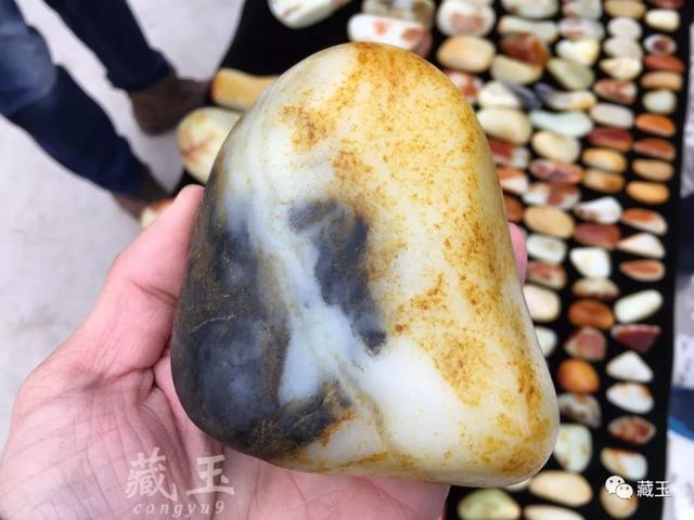 石佛寺翡翠批发价格南阳石佛寺玉器批发市场视频-第9张图片-翡翠网 石佛寺翡翠批发价格南阳石佛寺玉器批发市场视频-第9张图片-翡翠网