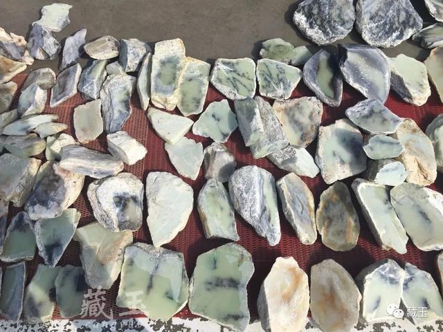 石佛寺翡翠批发价格南阳石佛寺玉器批发市场视频-第16张图片-翡翠网 石佛寺翡翠批发价格南阳石佛寺玉器批发市场视频-第16张图片-翡翠网