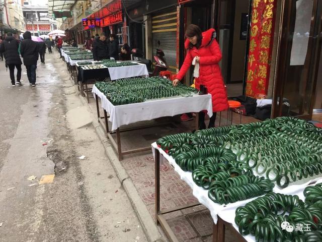 石佛寺翡翠批发价格南阳石佛寺玉器批发市场视频-第36张图片-翡翠网 石佛寺翡翠批发价格南阳石佛寺玉器批发市场视频-第36张图片-翡翠网