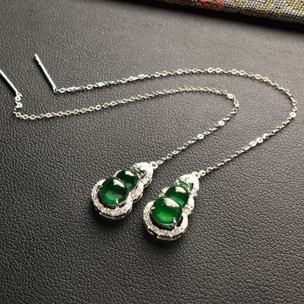 翡翠黄阳绿耳钉价格阳绿翡翠属于什么级别-第2张图片-翡翠网 翡翠黄阳绿耳钉价格阳绿翡翠属于什么级别-第2张图片-翡翠网