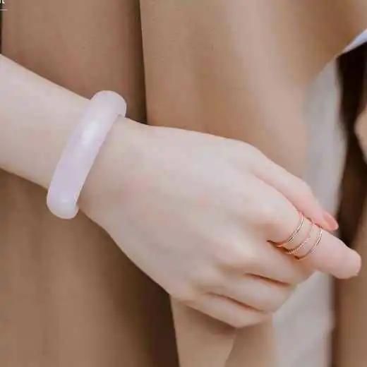 翡翠沁绿手镯图片,冰飘绿翡翠手镯图片-第1张图片-翡翠网 翡翠沁绿手镯图片,冰飘绿翡翠手镯图片-第1张图片-翡翠网