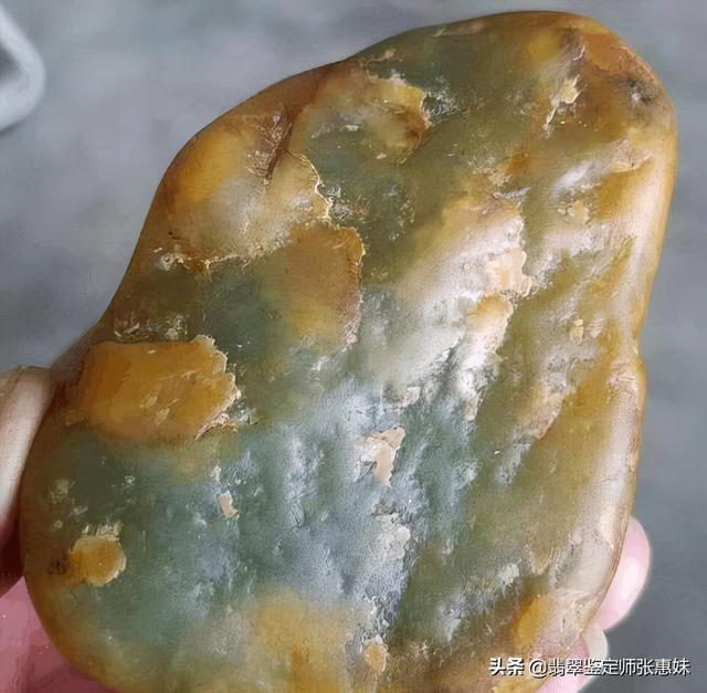 讲解翡翠原石的知识,翡翠皮壳知识哪种好-第9张图片-翡翠网 讲解翡翠原石的知识,翡翠皮壳知识哪种好-第9张图片-翡翠网