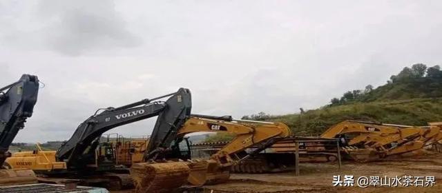 缅甸一矿区塌方翡翠价格,缅甸翡翠市场在哪里-第3张图片-翡翠网 缅甸一矿区塌方翡翠价格,缅甸翡翠市场在哪里-第3张图片-翡翠网