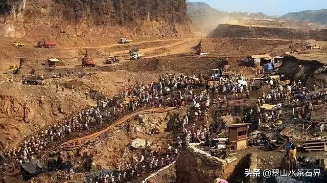 缅甸一矿区塌方翡翠价格,缅甸翡翠市场在哪里-第7张图片-翡翠网 缅甸一矿区塌方翡翠价格,缅甸翡翠市场在哪里-第7张图片-翡翠网