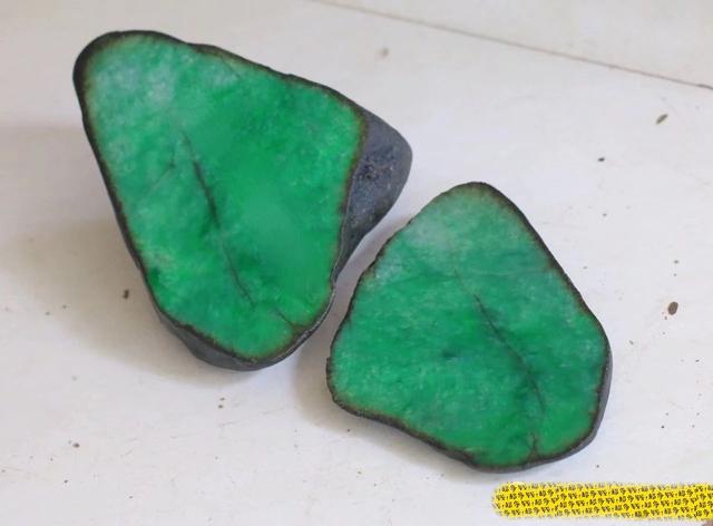 翡翠原石黑皮的的简单介绍-第4张图片-翡翠网