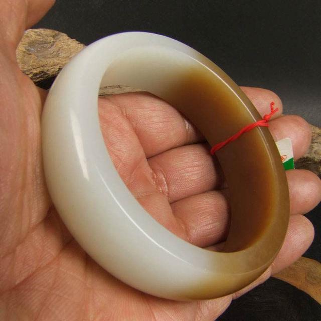 和田玉和翡翠的价格,买和田玉好还是翡翠好-第3张图片-翡翠网 和田玉和翡翠的价格,买和田玉好还是翡翠好-第3张图片-翡翠网