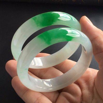 和田玉和翡翠的价格,买和田玉好还是翡翠好-第5张图片-翡翠网 和田玉和翡翠的价格,买和田玉好还是翡翠好-第5张图片-翡翠网