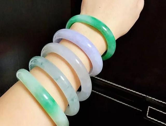 翡翠玉石基础知识,翡翠知识资源-第3张图片-翡翠网 翡翠玉石基础知识,翡翠知识资源-第3张图片-翡翠网