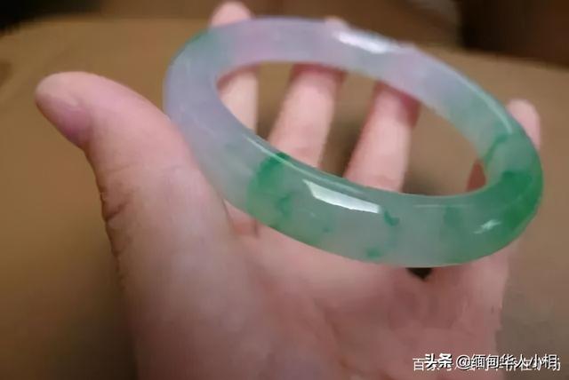 真正的金丝种翡翠图片,1万元左右的金丝种翡翠手镯-第7张图片-翡翠网 真正的金丝种翡翠图片,1万元左右的金丝种翡翠手镯-第7张图片-翡翠网