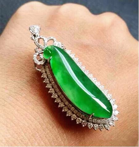 油青翡翠观音图片价格,高档油青翡翠-第11张图片-翡翠网