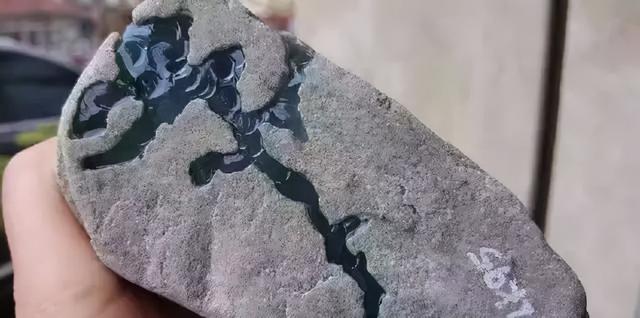 福建哪里可以转手翡翠原石,转手卖翡翠原石视频-第3张图片-翡翠网 福建哪里可以转手翡翠原石,转手卖翡翠原石视频-第3张图片-翡翠网