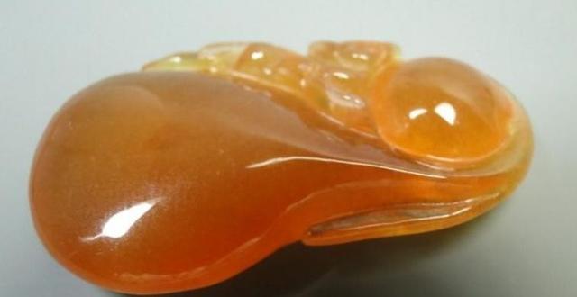 缅甸翡翠玉里有黄块,缅甸黄翡翠知识-第4张图片-翡翠网 缅甸翡翠玉里有黄块,缅甸黄翡翠知识-第4张图片-翡翠网