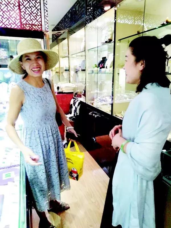 翡翠镶嵌黄金翡翠镶金戒指价格-第5张图片-翡翠网 翡翠镶嵌黄金翡翠镶金戒指价格-第5张图片-翡翠网