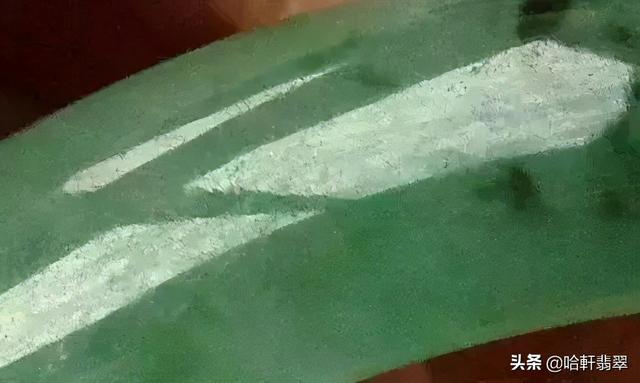 自己在家怎么鉴别翡翠真假,如何辨别翡翠是真是假-第11张图片-翡翠网 自己在家怎么鉴别翡翠真假,如何辨别翡翠是真是假-第11张图片-翡翠网