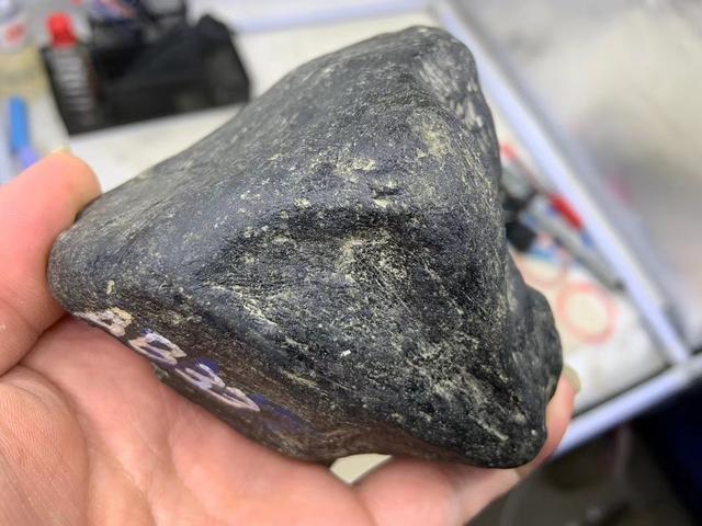 莫湾基冰晴种翡翠原石,翡翠原石什么场口好-第7张图片-翡翠网 莫湾基冰晴种翡翠原石,翡翠原石什么场口好-第7张图片-翡翠网